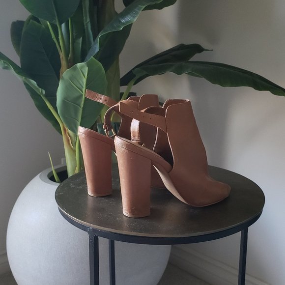 ALDO HEELS - Picture 3 of 6